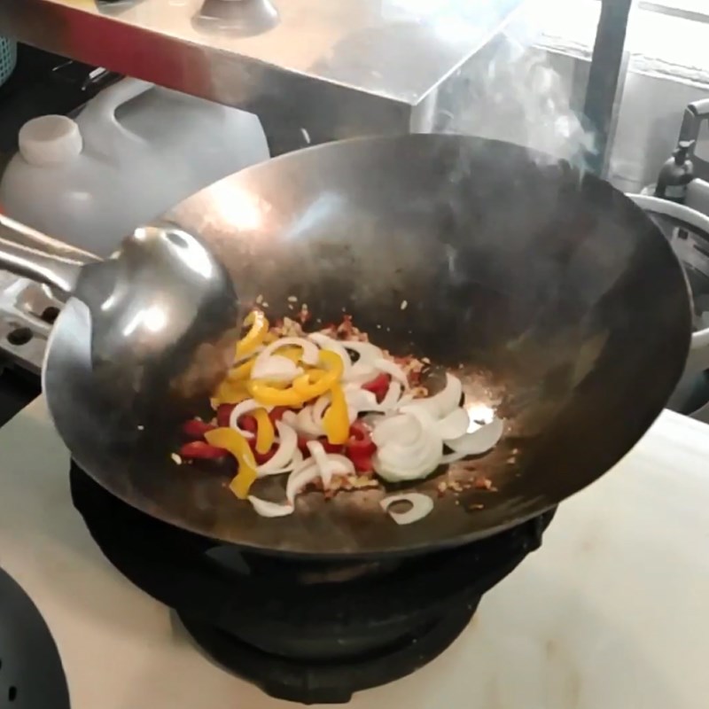 Bước 4 Xào rau củ Cá trứng chiên nước mắm