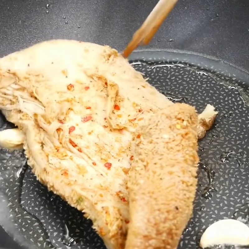 Bước 3 Xào sơ lòng bò Lòng bò khìa ngũ vị