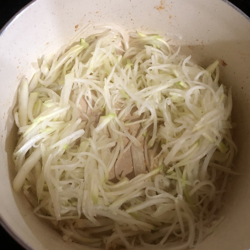 Bước 2 Xào su hào với tôm Su hào xào tôm tươi