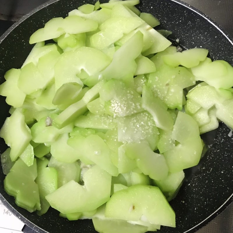 Bước 4 Xào su su Su su xào lòng gà