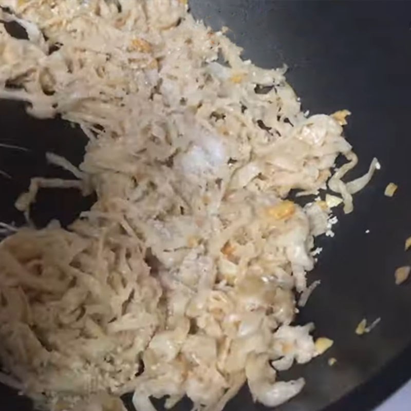 Bước 2 Xào sườn non chay Nem chua chay làm từ đu đủ