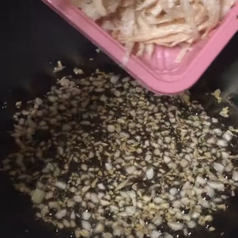 Bước 2 Xào sườn non chay Nem chua chay làm từ đu đủ