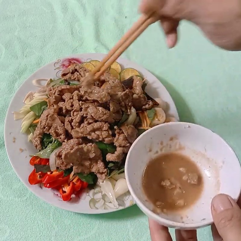Bước 5 Xào thịt bò Gỏi bò rau thơm