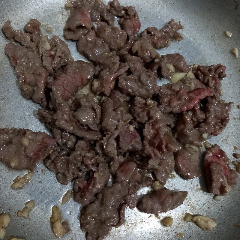 Bước 4 Xào thịt bò Bò xào chua ngọt