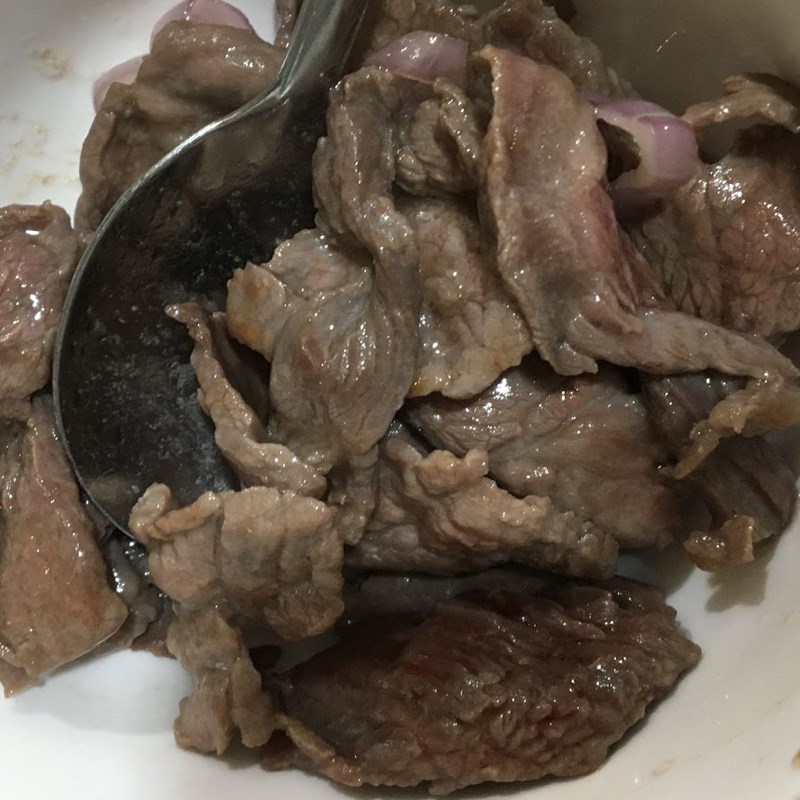 Bước 3 Xào thịt bò với nấm Nấm bào ngư xào thịt bò
