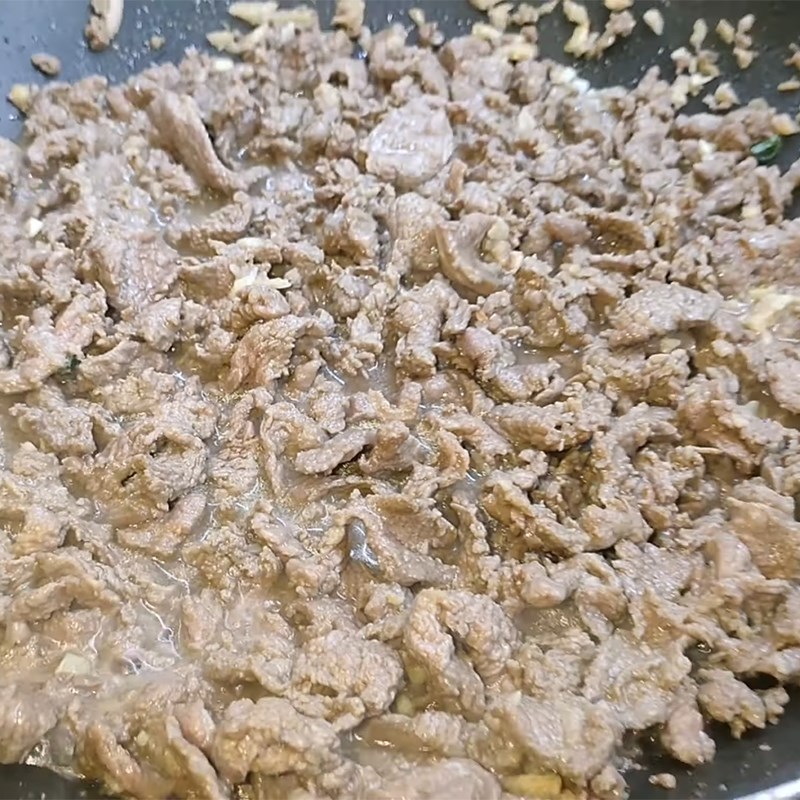 Bước 3 Xào thịt trâu Thịt trâu xào rau răm