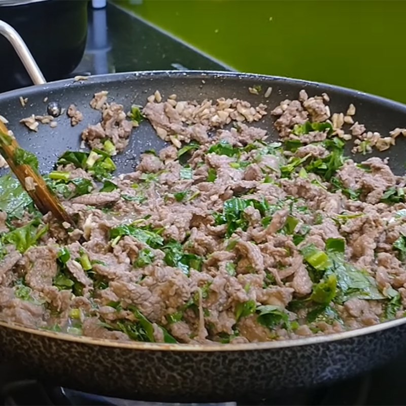 Bước 3 Xào thịt trâu Thịt trâu xào rau răm