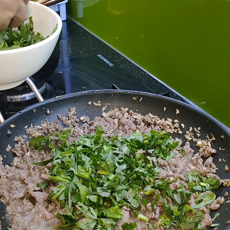 Bước 3 Xào thịt trâu Thịt trâu xào rau răm