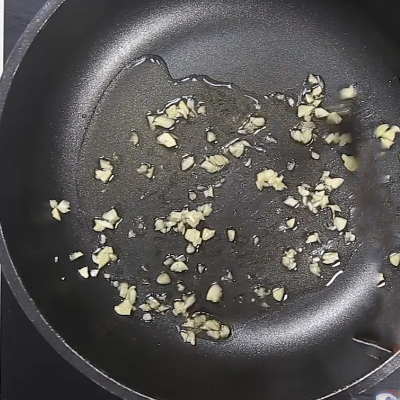 Bước 3 Xào thịt vịt Thịt vịt xào chua ngọt