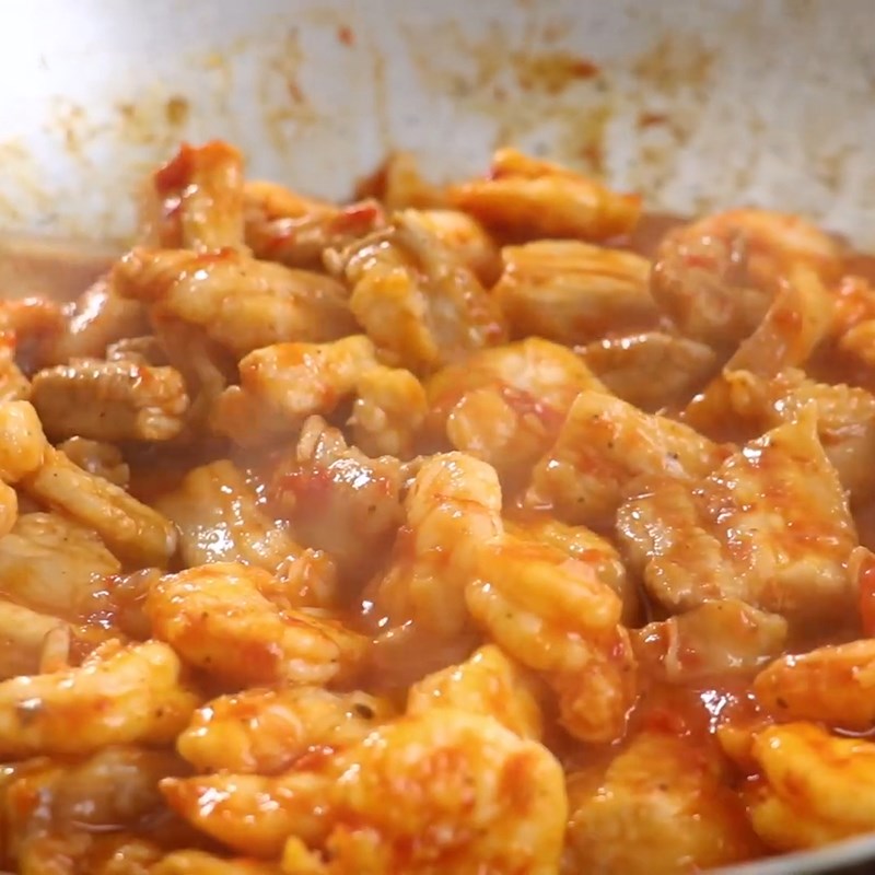 Bước 3 Xào tôm, thịt Chả tôm Thanh Hóa