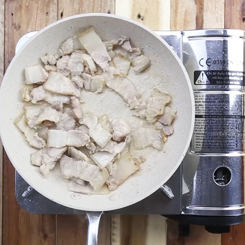 Bước 3 Xào tôm thịt Bánh xèo tôm thịt