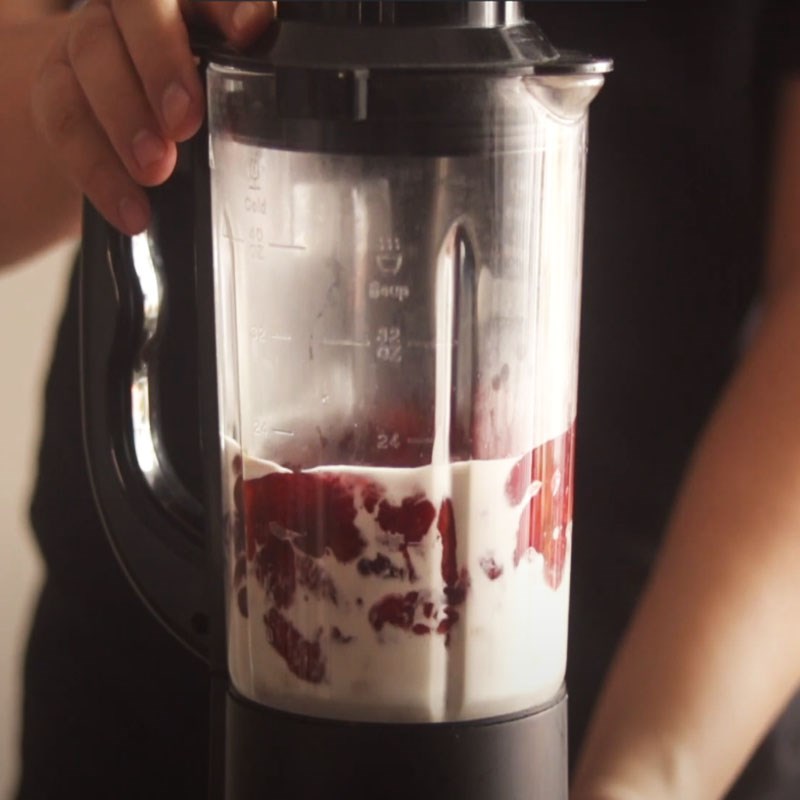 Bước 4 Xay các nguyên liệu Kem mận không whipping cream