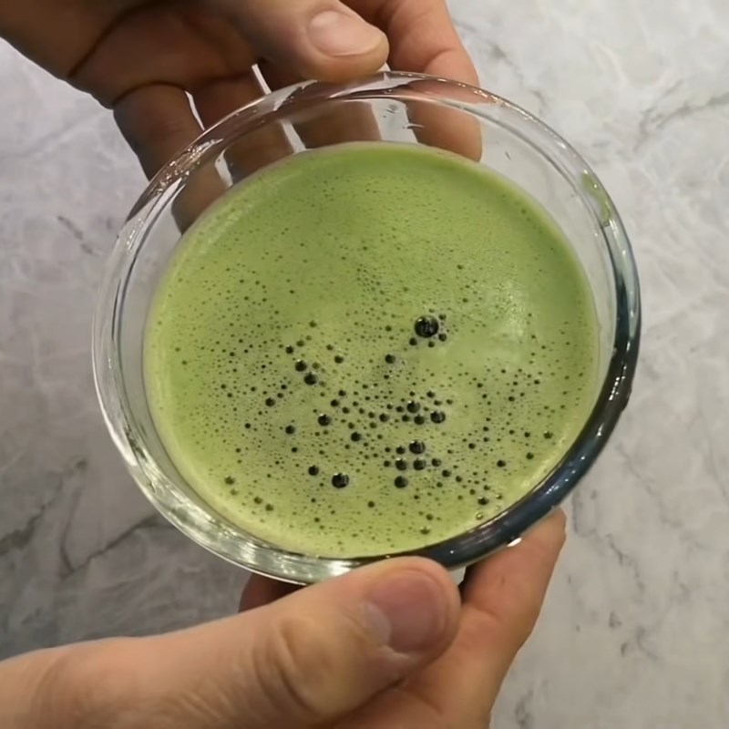 Bước 1 Xay lá dứa Bánh ú nhân đậu xanh