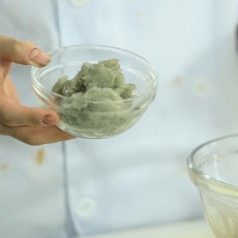 Bước 4 Xay nhuyễn tôm Canh cua tôm chua