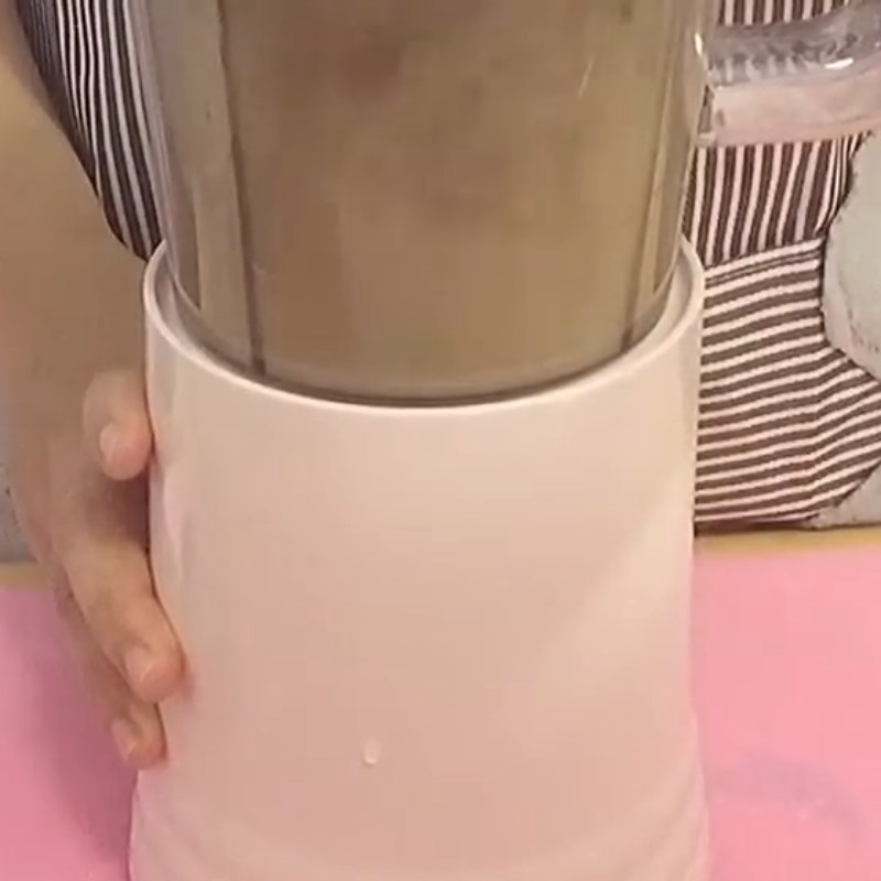 Bước 2 Xay nhuyễn và lọc hỗn hợp Sữa hạt dẻ