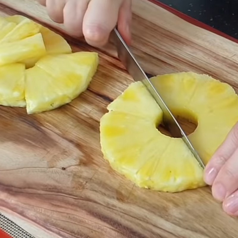 Bước 3 Xay nước cốt dứa Bánh phô mai nướng dứa
