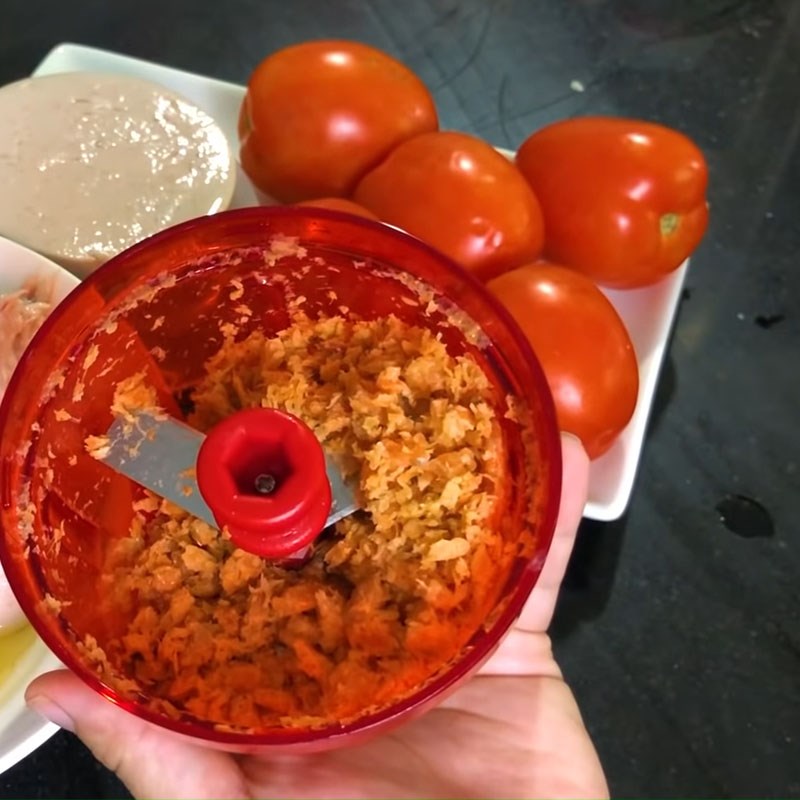 Bước 2 Xay tôm khô và trộn nhân chả tôm Bún riêu tôm khô