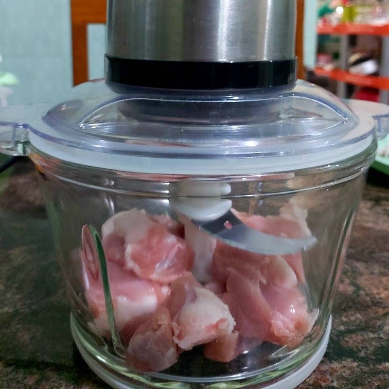 Bước 2 Xay và ướp thịt Chả lá lốt thịt heo