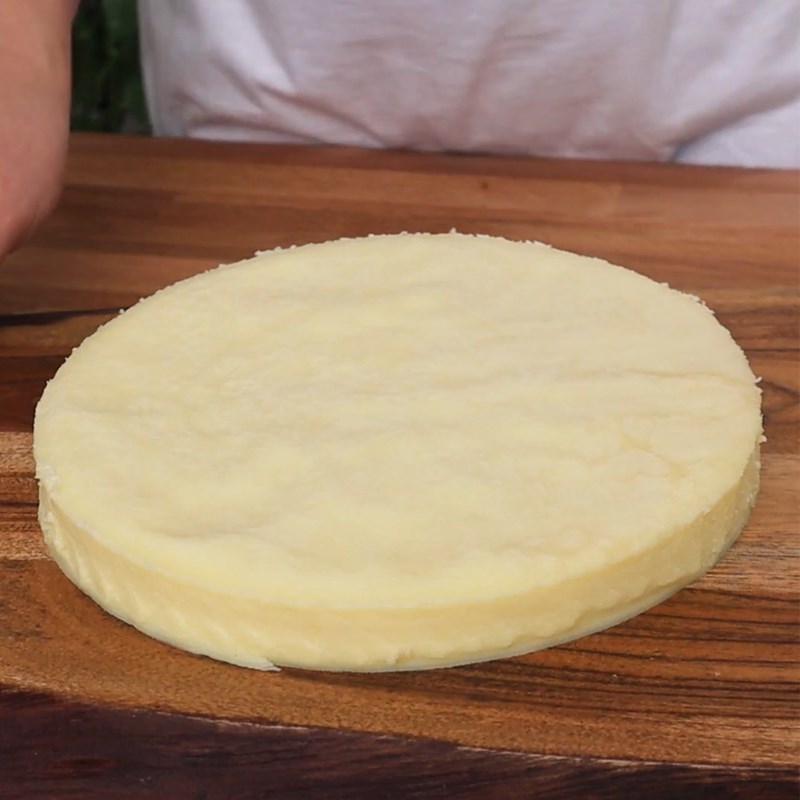Bước 5 Xếp, cắt vỏ bánh Bánh crepe ngàn lớp hoa hồng