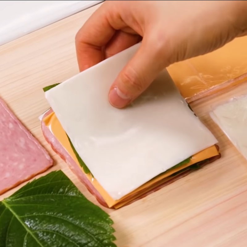 Bước 1 Xếp lớp nhân Thịt heo cuộn phô mai jambon chiên xù
