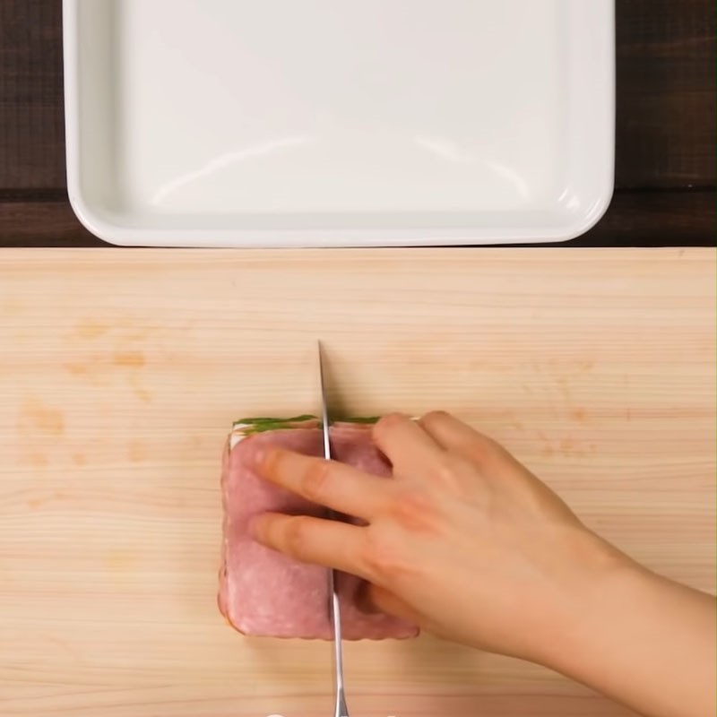 Bước 1 Xếp lớp nhân Thịt heo cuộn phô mai jambon chiên xù
