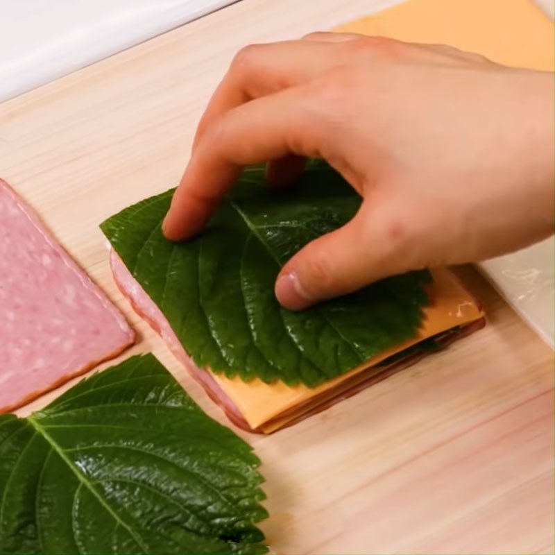 Bước 1 Xếp lớp nhân Thịt heo cuộn phô mai jambon chiên xù